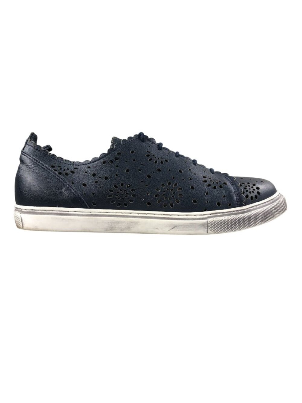 Gelato Women's Size 41 Black Leather Floral Perforated Lace-Up Low Top Sneakers
